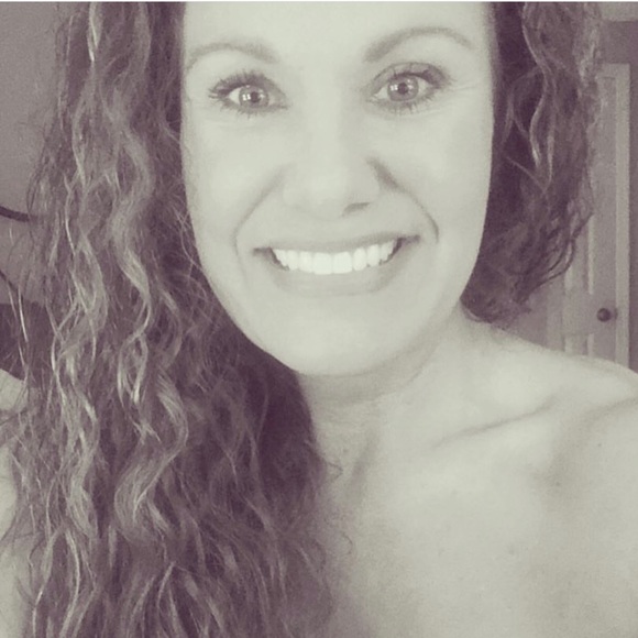 Meet your Posher, Karen - Picture 1 of 1